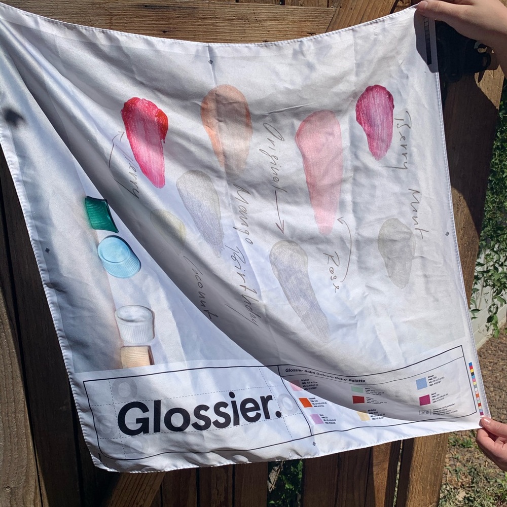 GLOSSIER SCARF